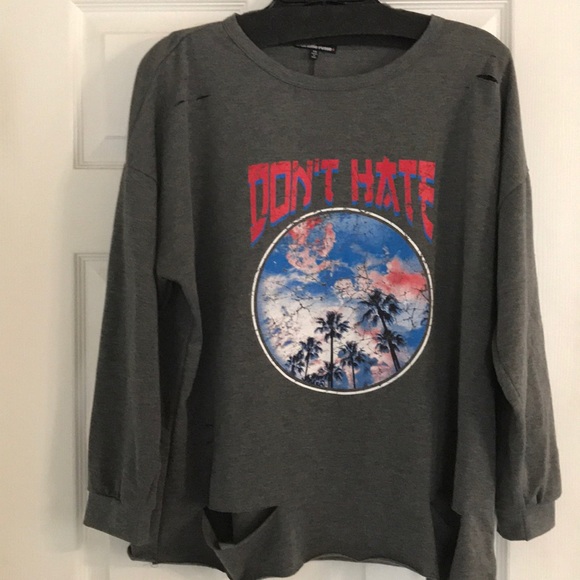 Charlotte Russe Tops - Gray long sleeve sweatshirt